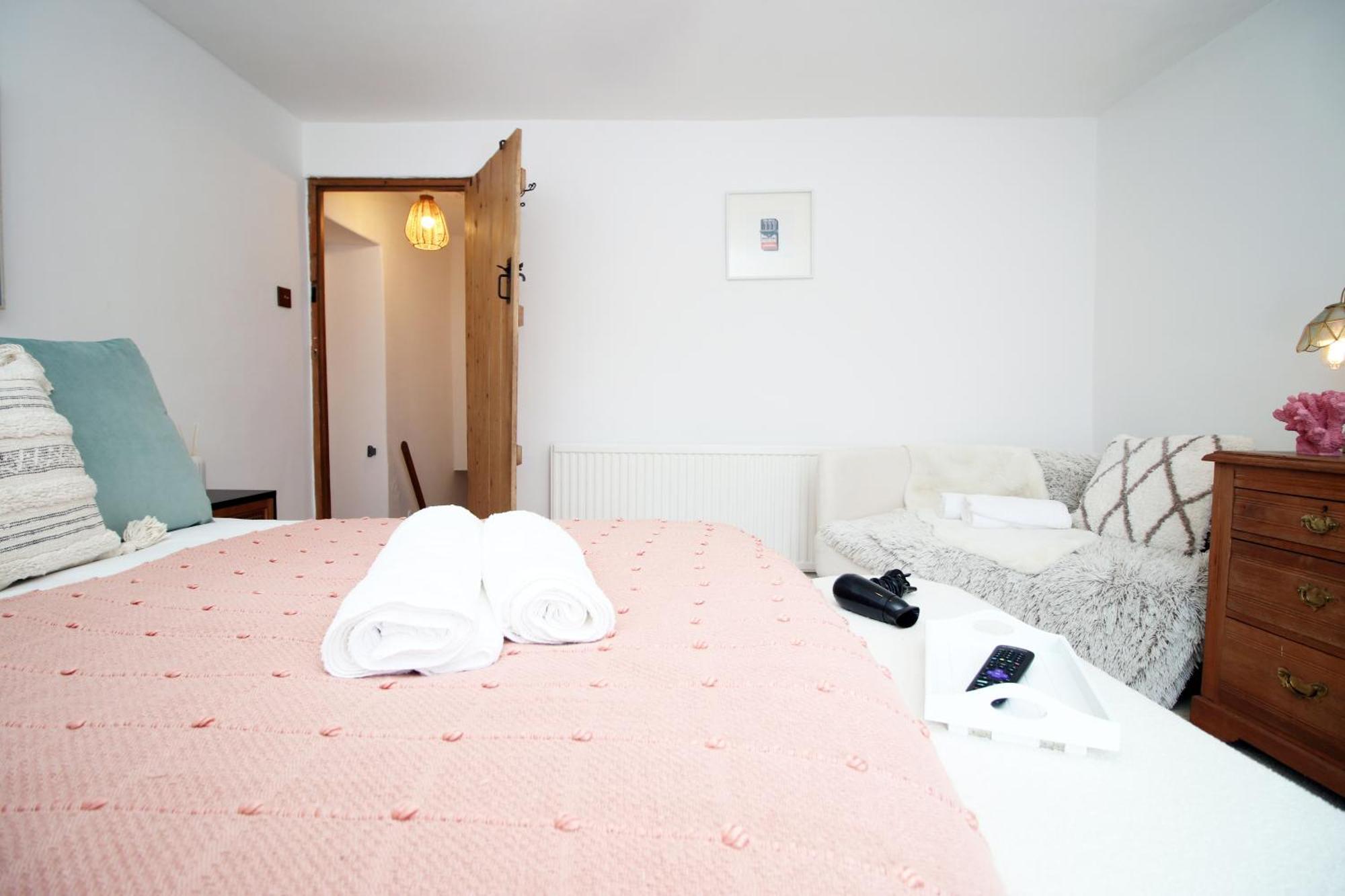 Little Gem In The Mumbles! Fishermans Cottage With Log Burner, Dog Friendly And Welcome Breakfast Hamper! Exterior foto
